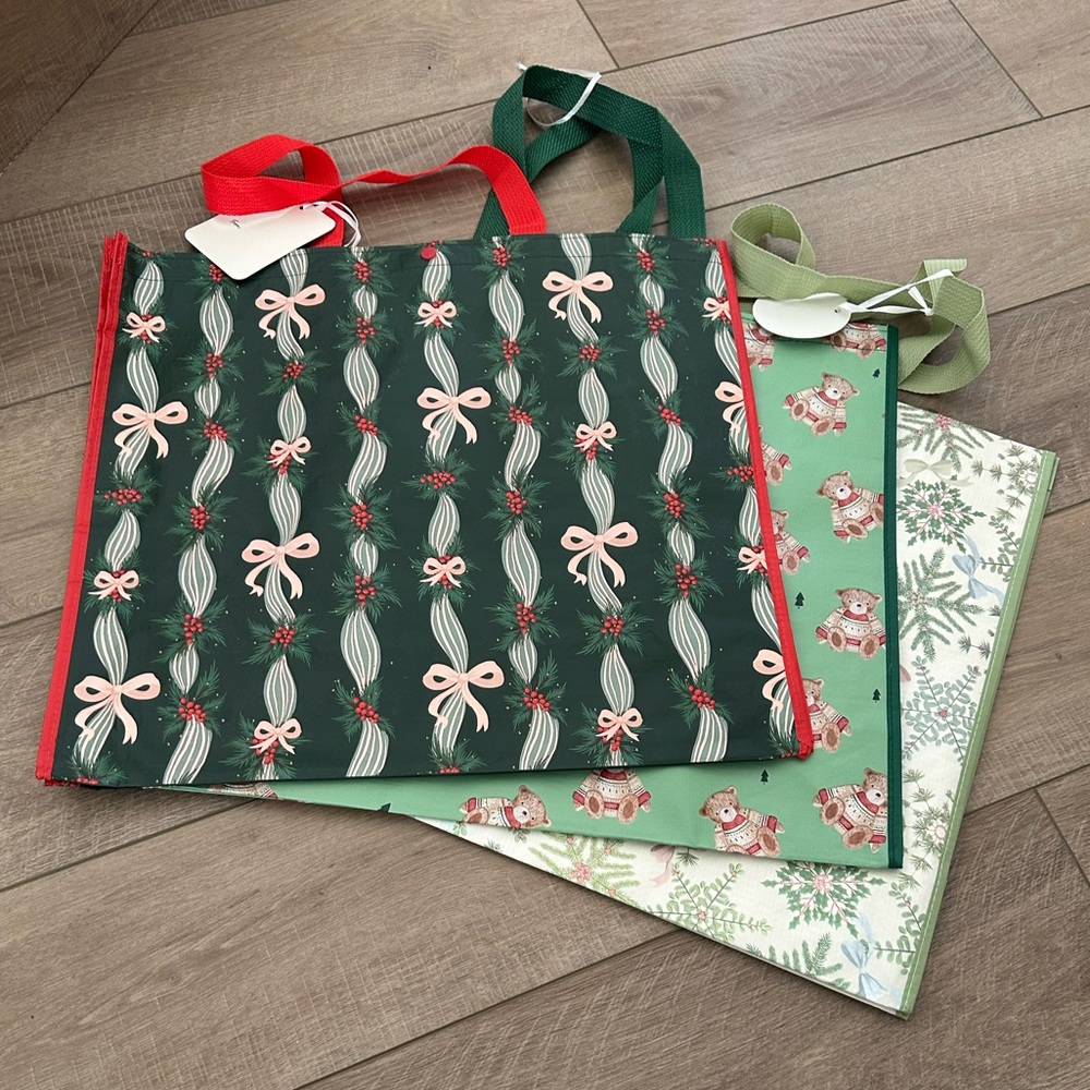 Homegoods TJMaxx Marshalls Christmas Teddy Bear & Bow, Snowflake Bags Set of 3